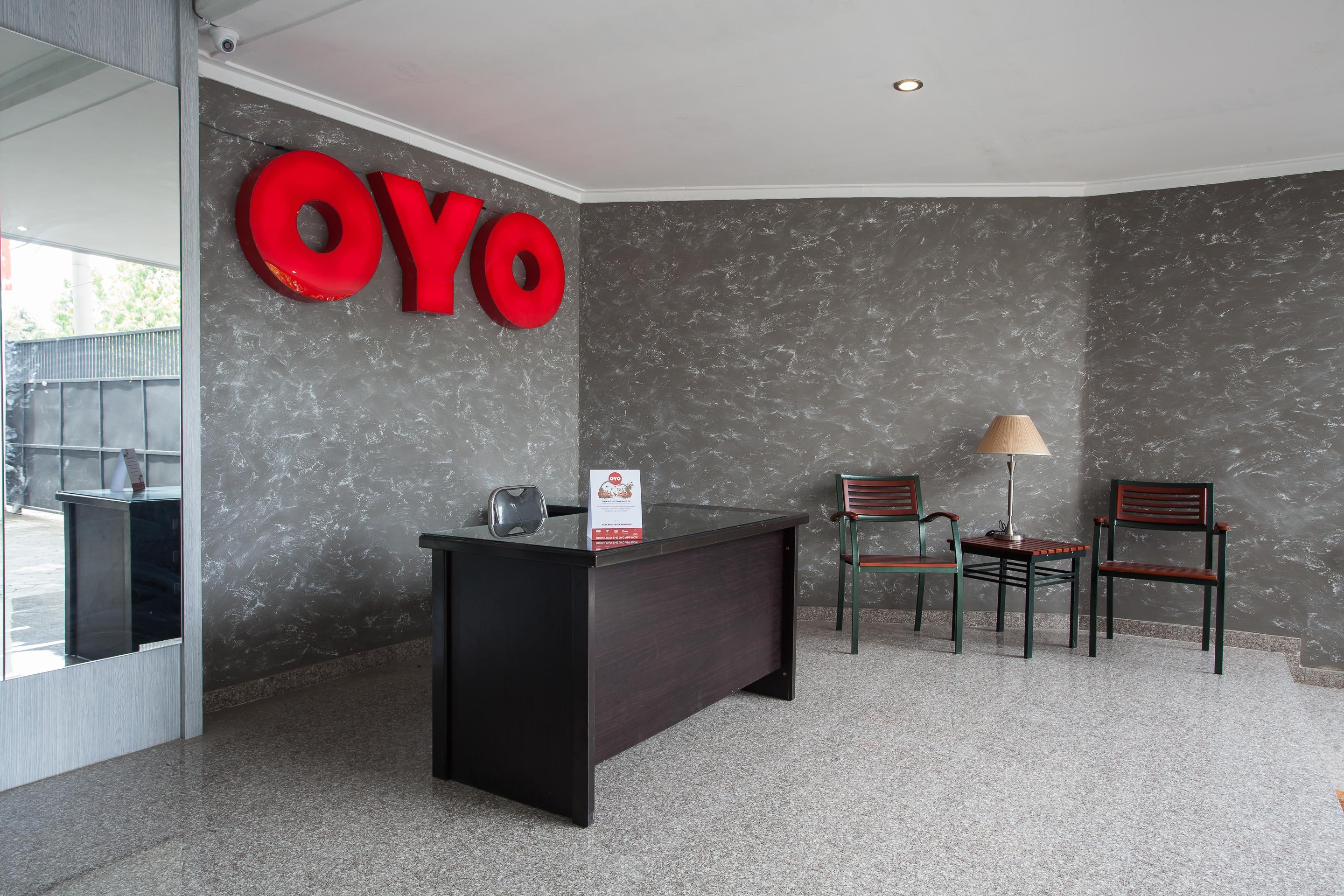 Super Oyo Capital O 134 Lg Residence Сурабая Екстериор снимка