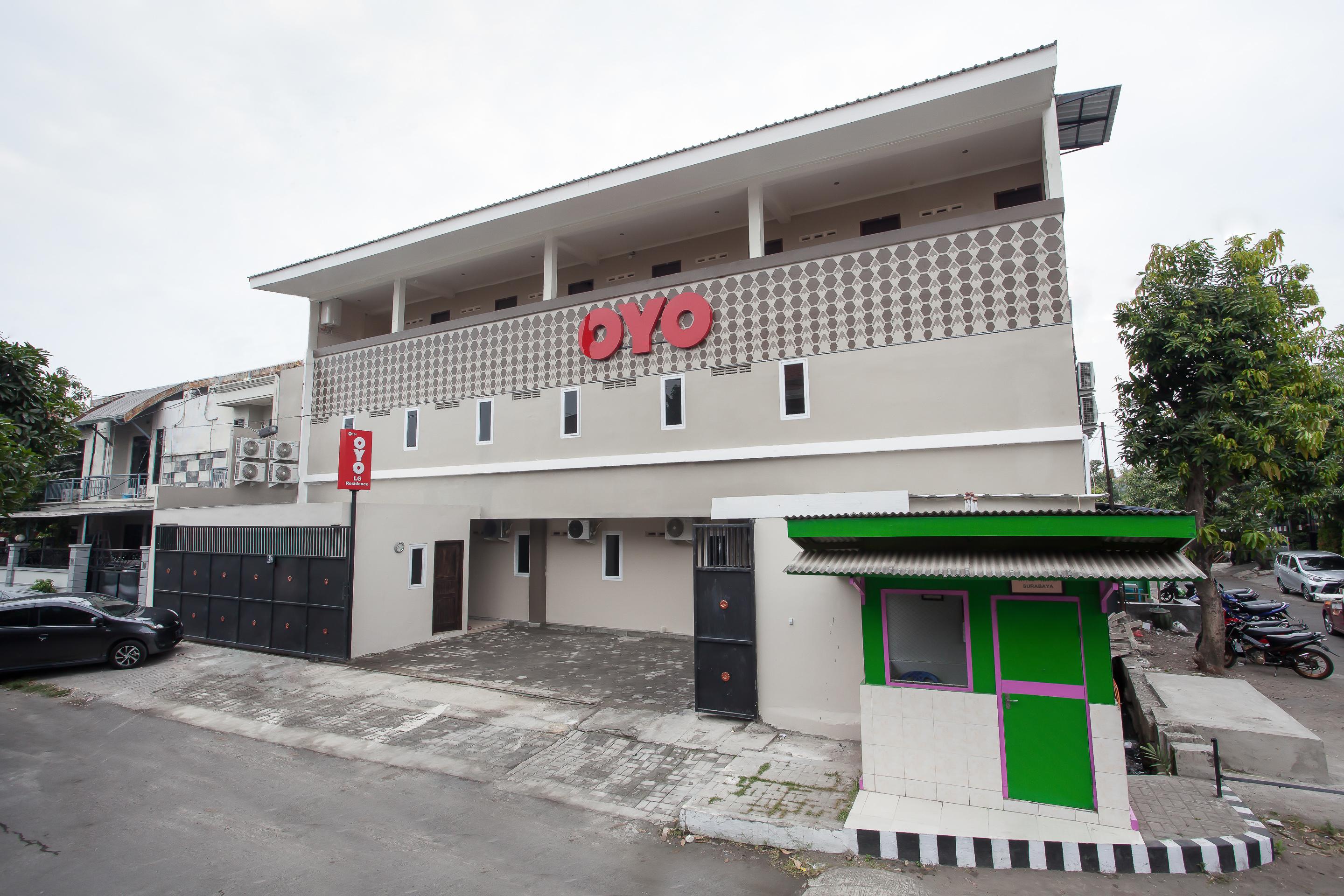 Super Oyo Capital O 134 Lg Residence Сурабая Екстериор снимка