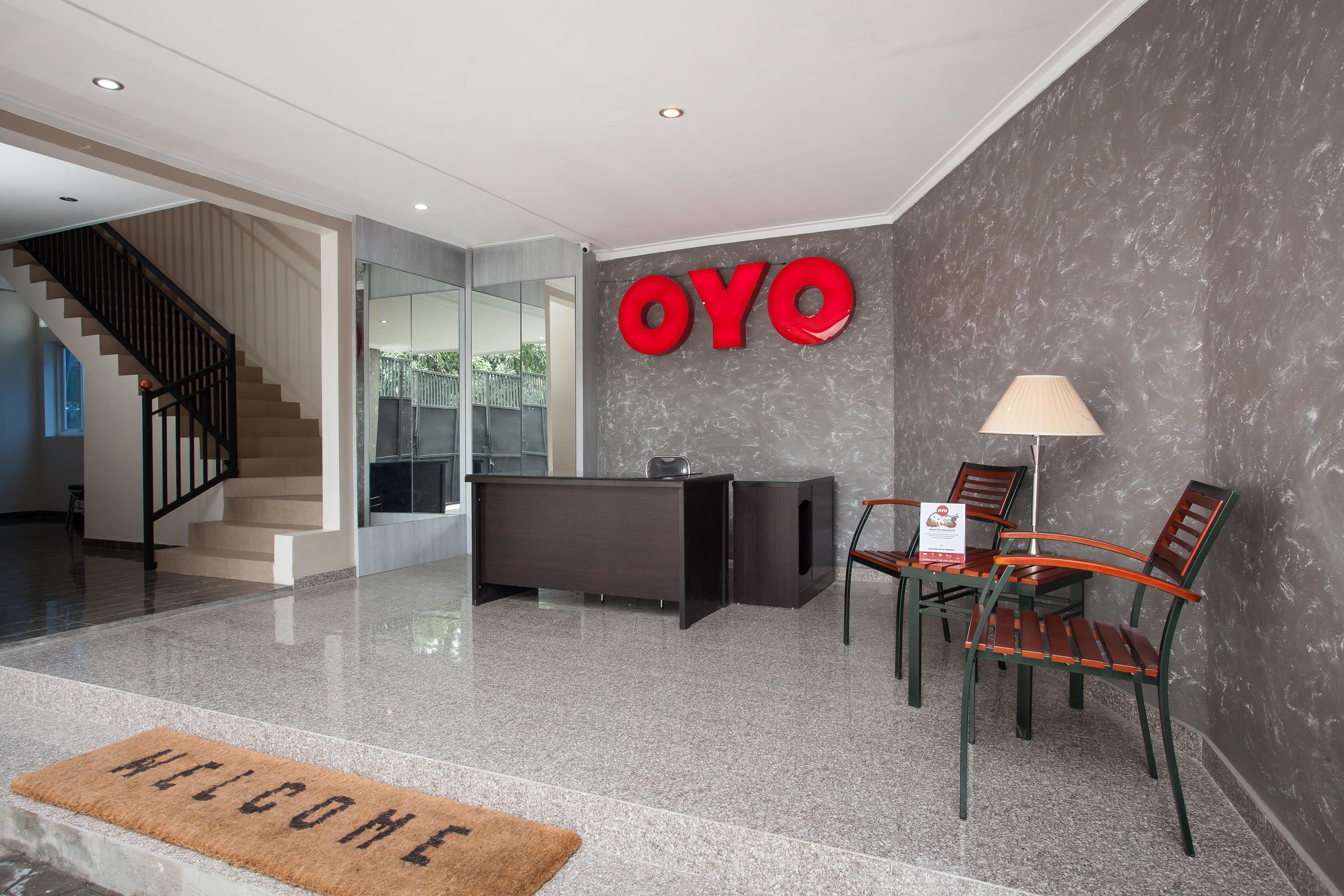 Super Oyo Capital O 134 Lg Residence Сурабая Екстериор снимка