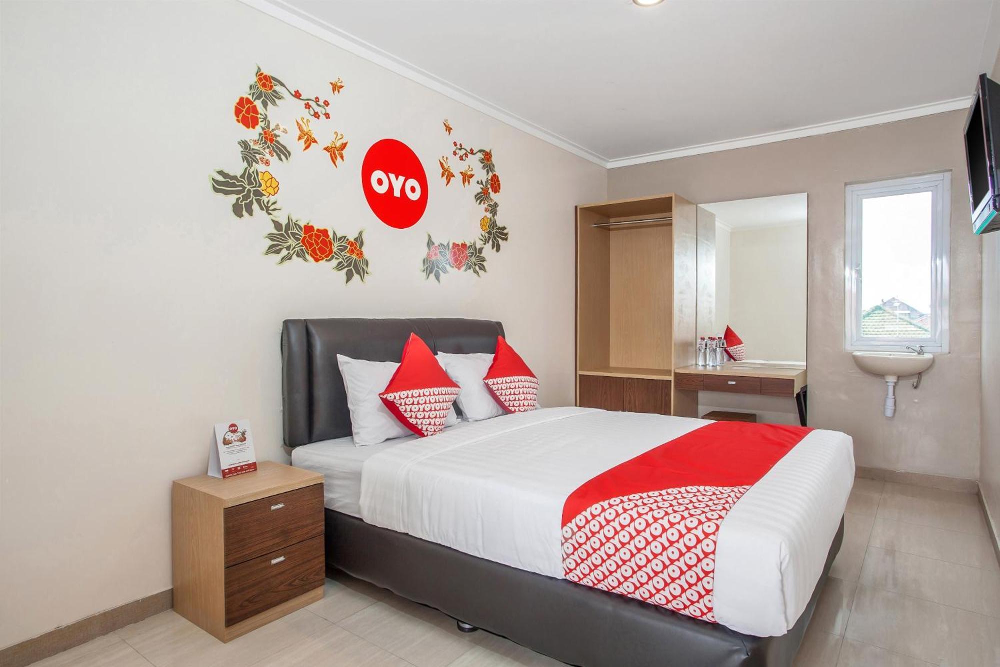 Super Oyo Capital O 134 Lg Residence Сурабая Екстериор снимка