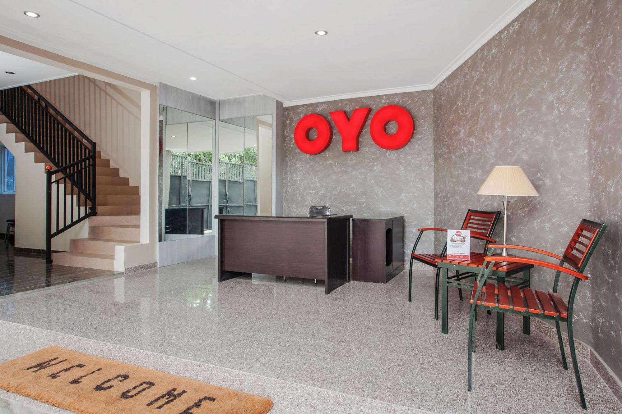Super Oyo Capital O 134 Lg Residence Сурабая Екстериор снимка