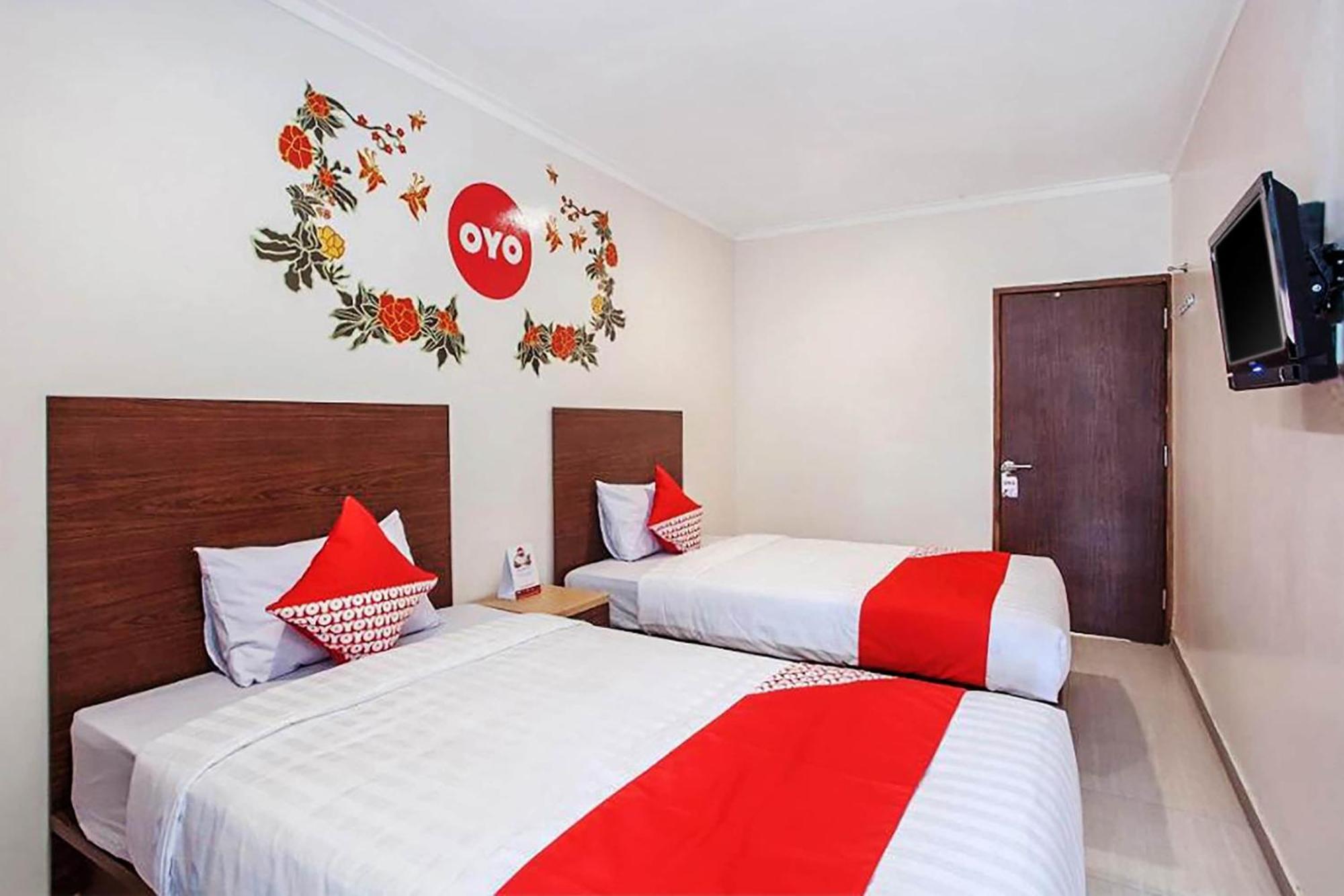 Super Oyo Capital O 134 Lg Residence Сурабая Екстериор снимка