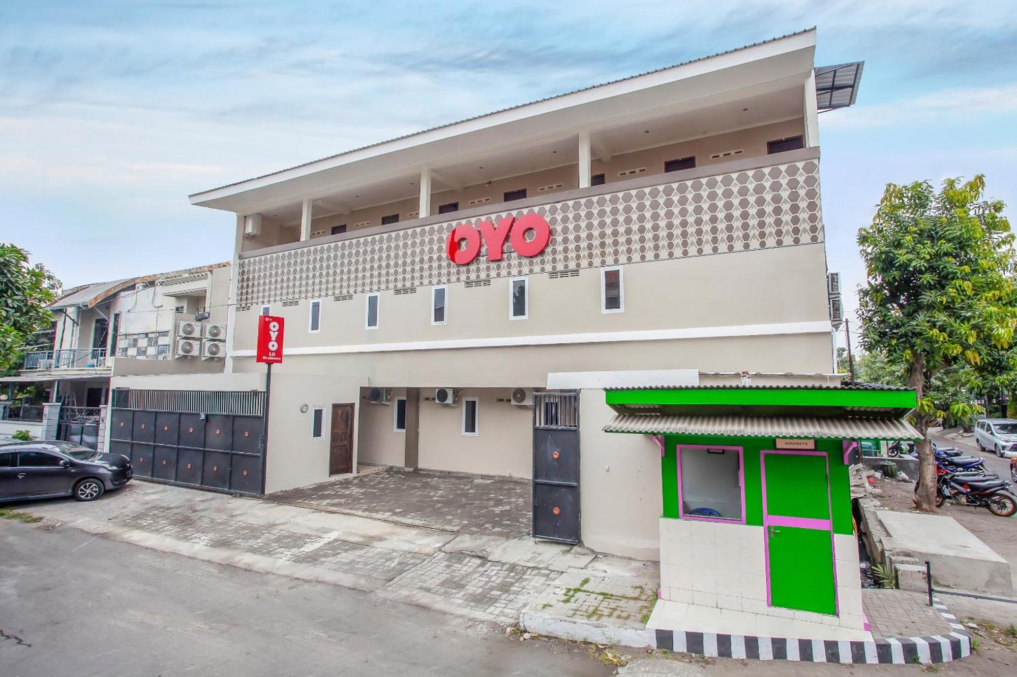 Super Oyo Capital O 134 Lg Residence Сурабая Екстериор снимка